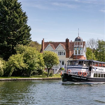 Cruising the Royal River Thames